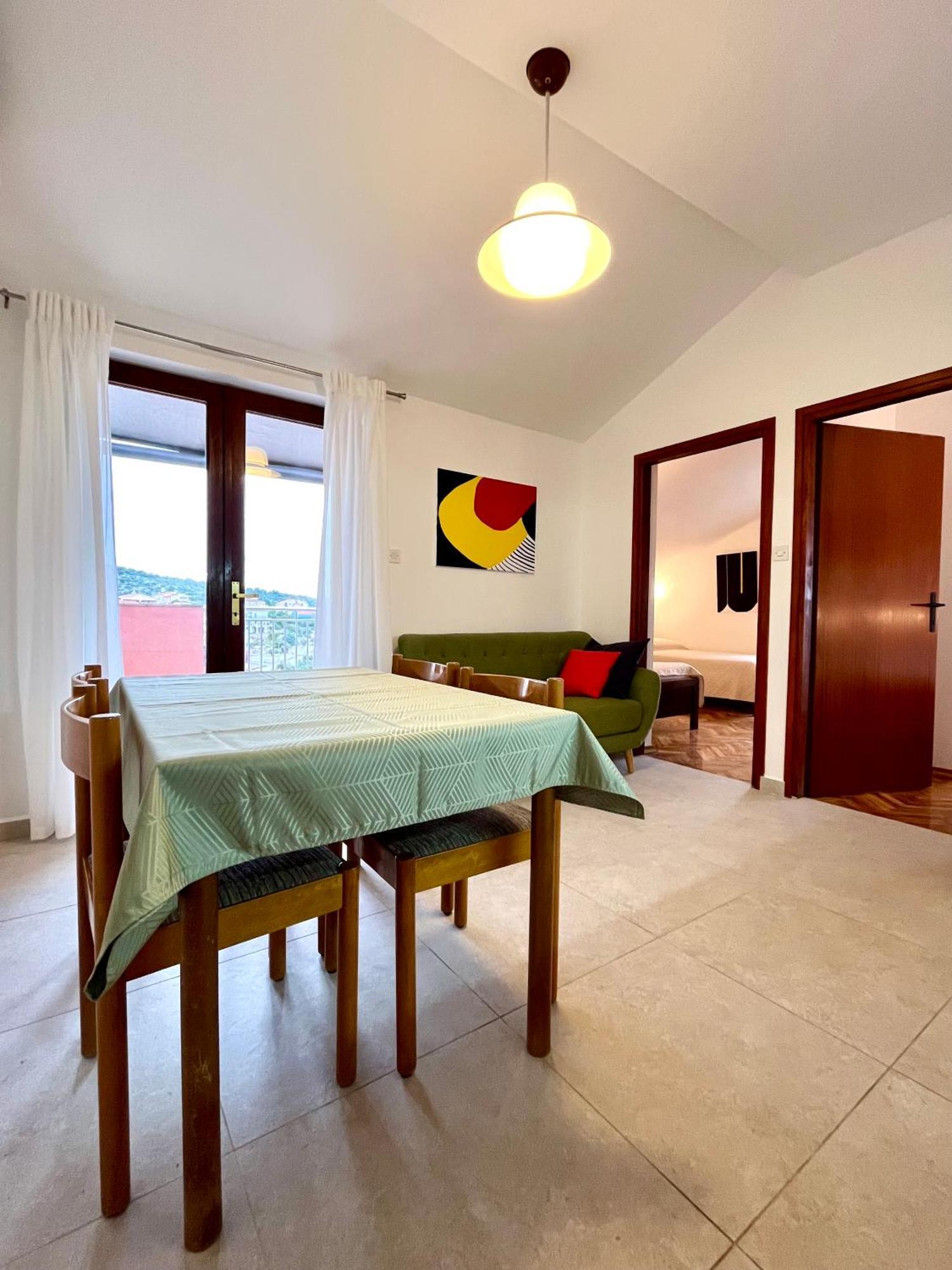 Apartments Martina พรีมอชเตน ภายนอก รูปภาพ