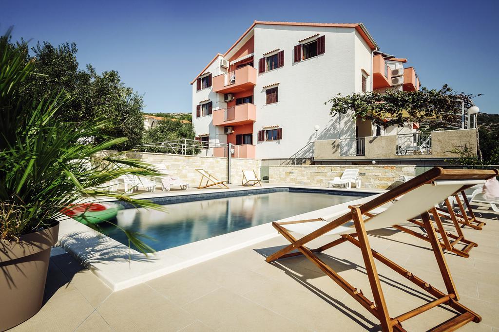 Apartments Martina พรีมอชเตน ภายนอก รูปภาพ