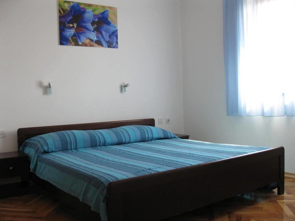 Apartments Martina พรีมอชเตน ภายนอก รูปภาพ